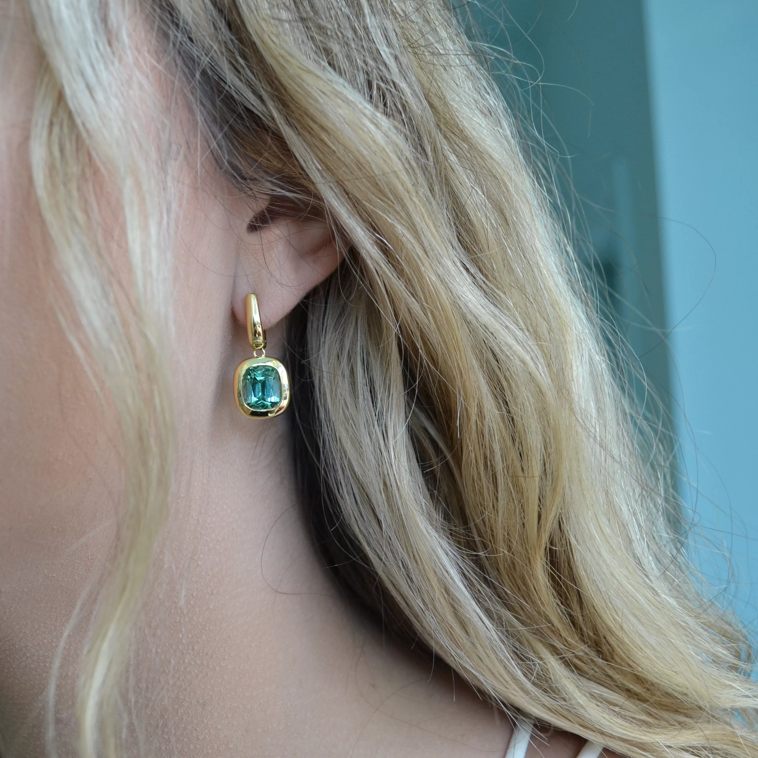 A & Furst - Essential - One of a Kind Mismatched Drop Earrings with Blue Zircon and Mint Tourmaline, 18k Yellow Gold