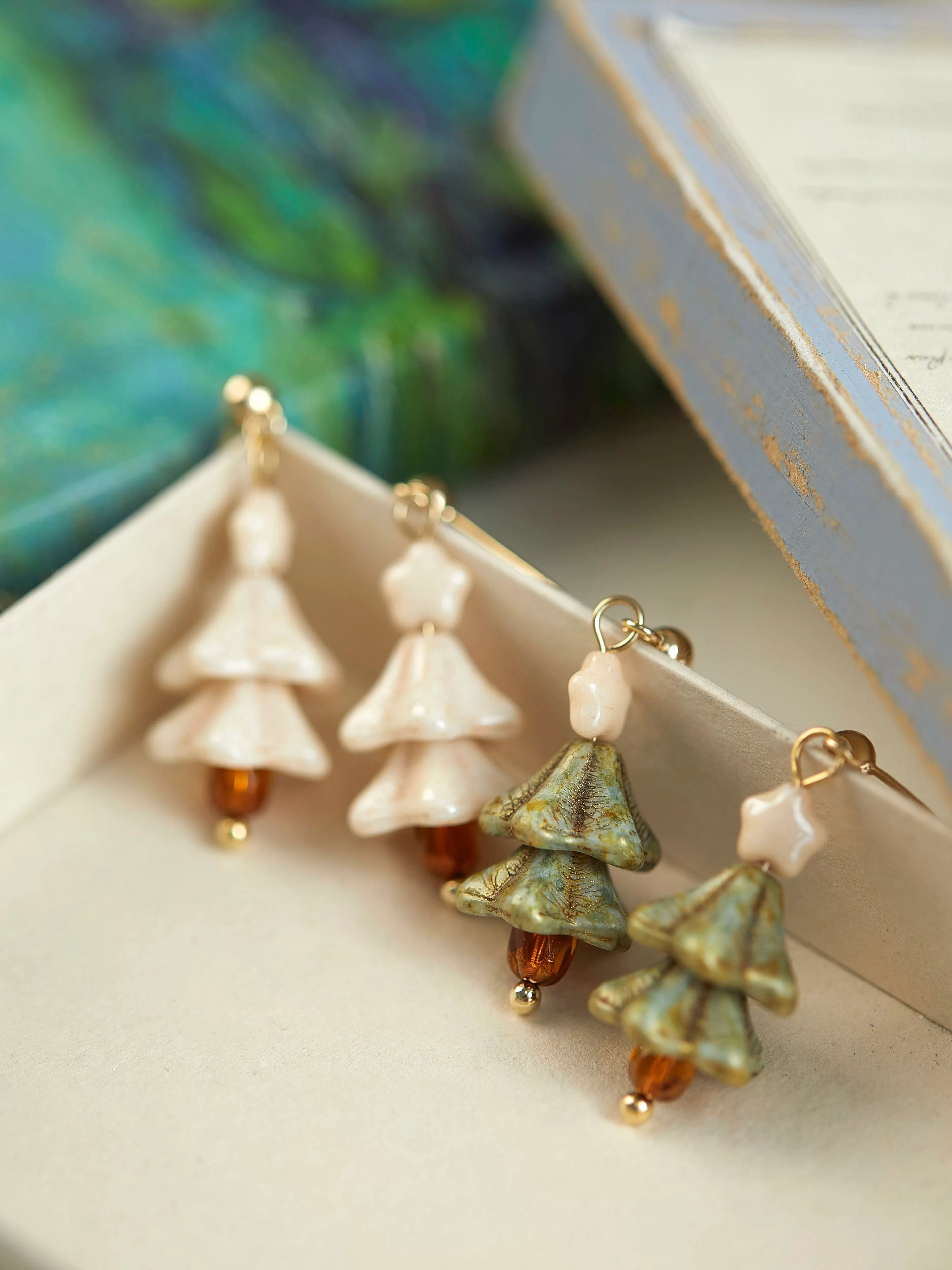 Cute Glass Christmas Tree Star Earrings Earclip LJC23