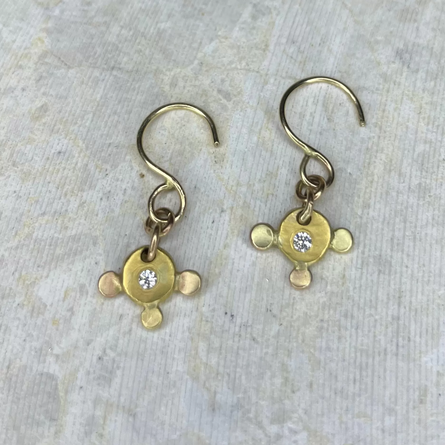 E22 - "Sweetest Sunny CW Earrings" in 18KT gold, with Diamonds