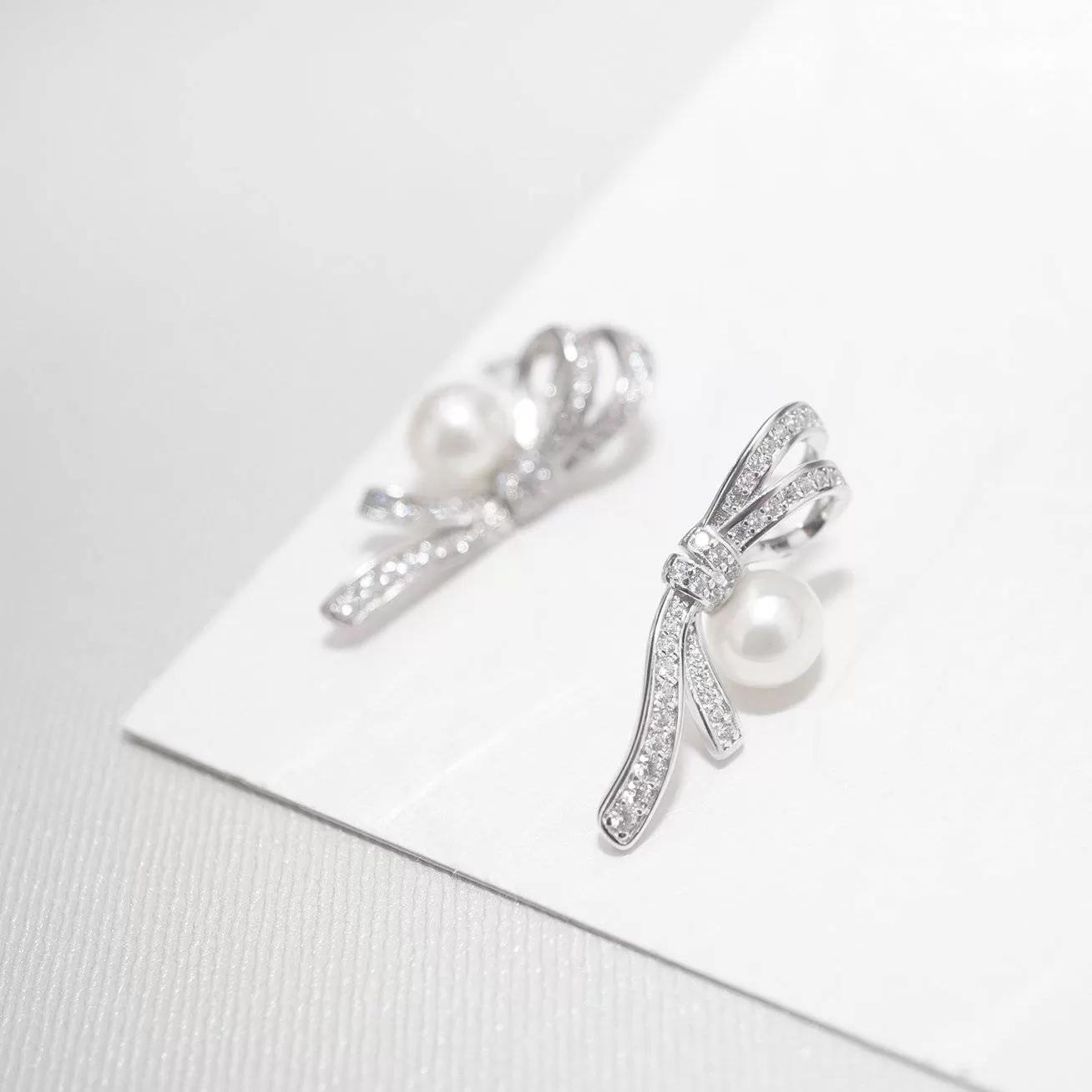 Elegant Freshwater Pearl Earrings WE00156