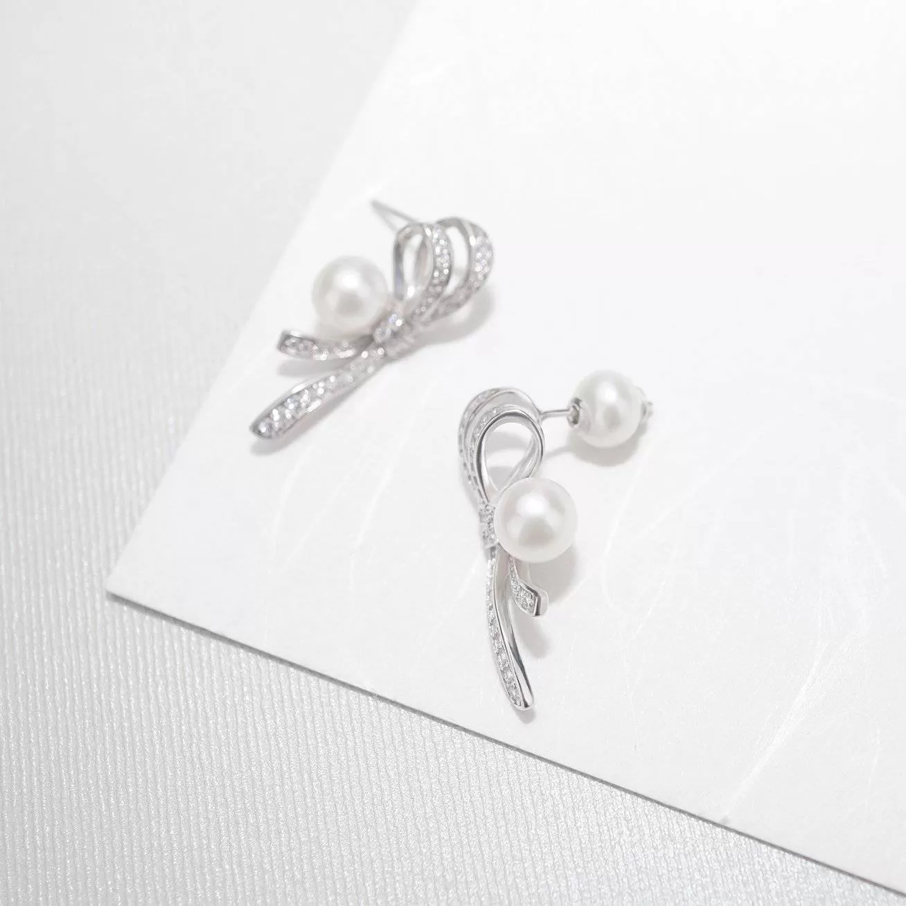 Elegant Freshwater Pearl Earrings WE00156