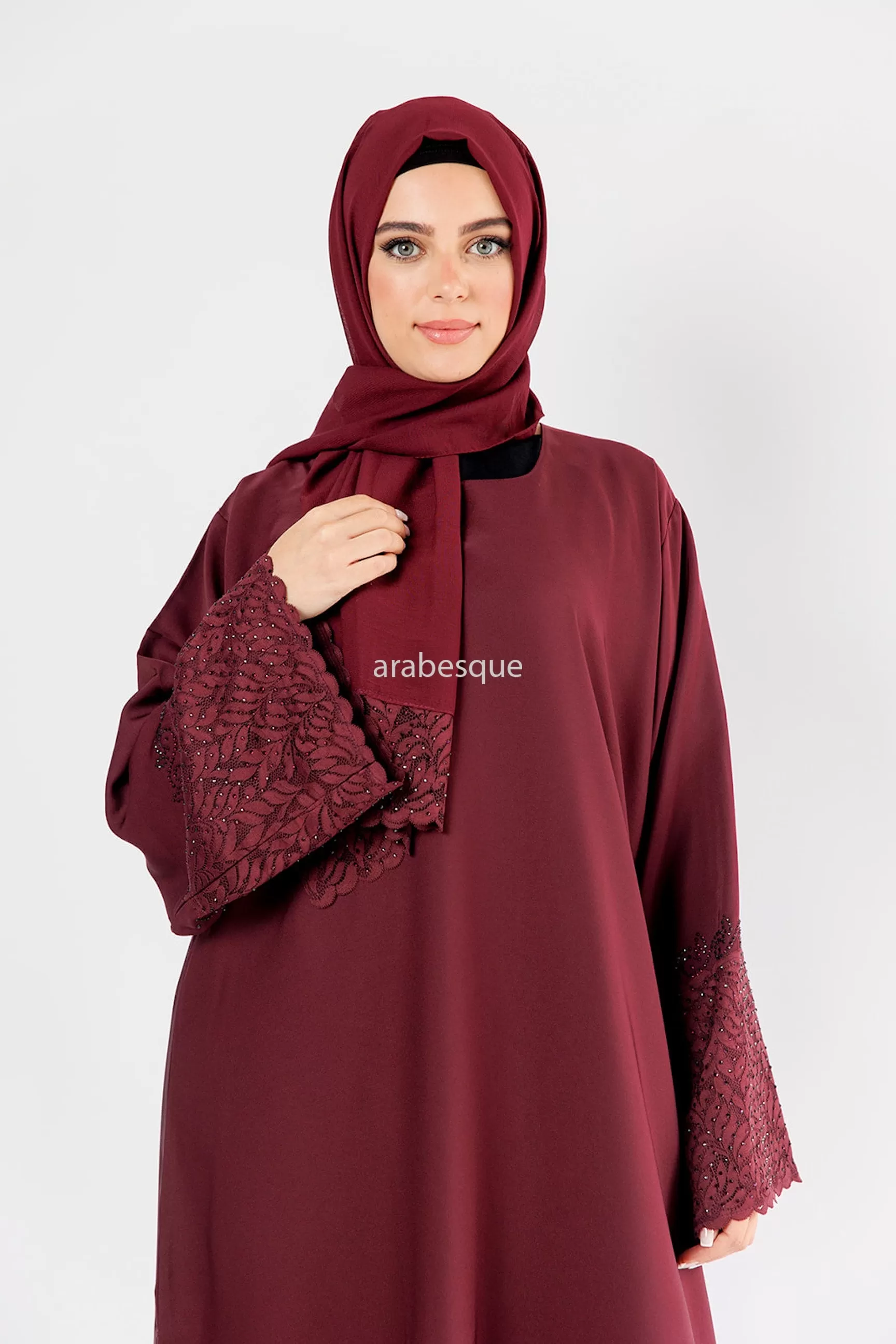 Hanifa Maroon Abaya