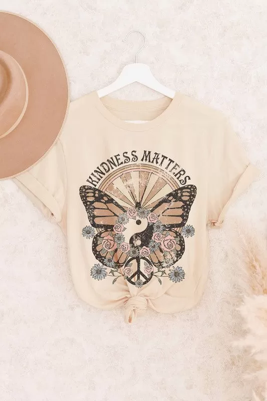 KINDNESS MATTERS GRAPHIC TEE PLUS SIZE