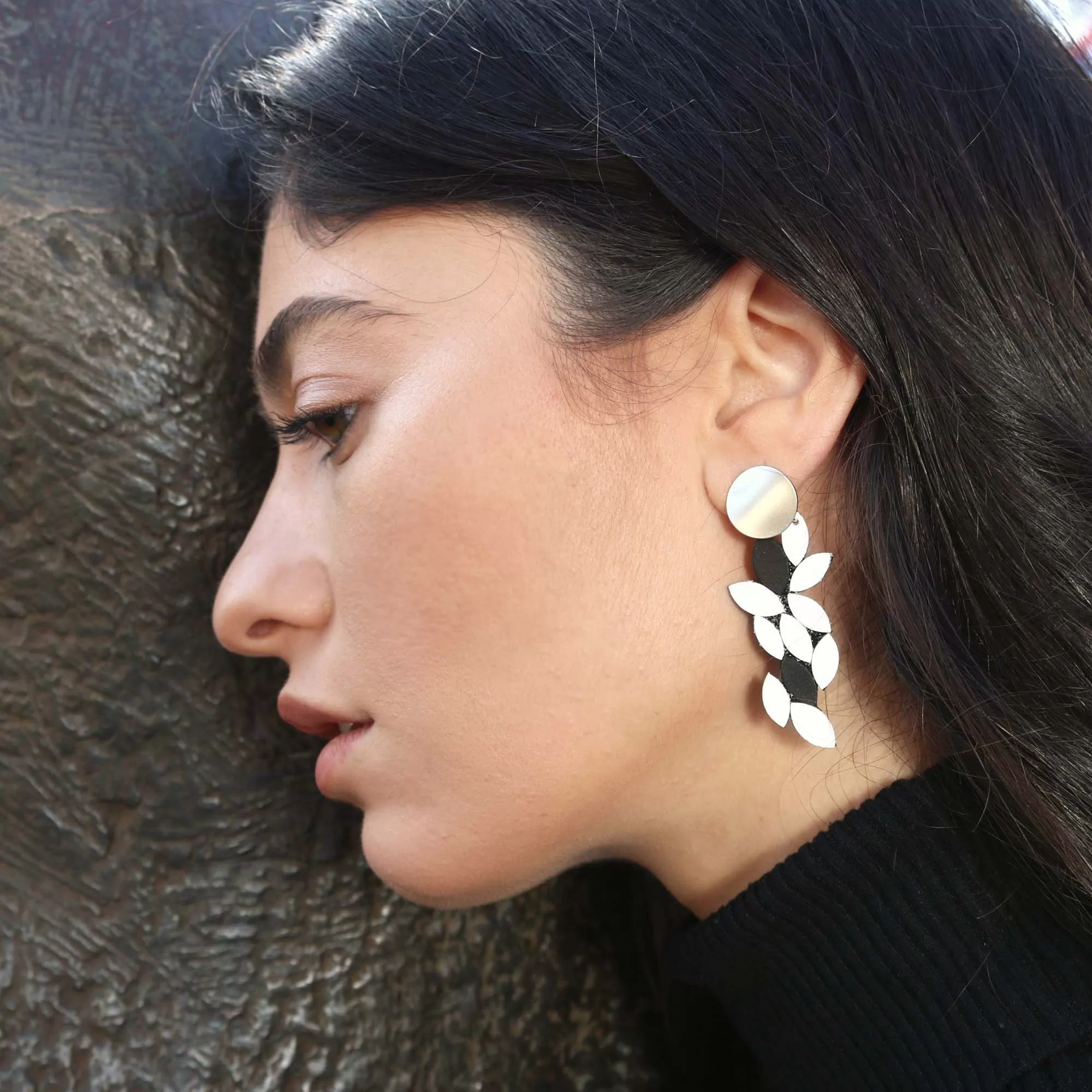 Leaf Black dangle leather earrings