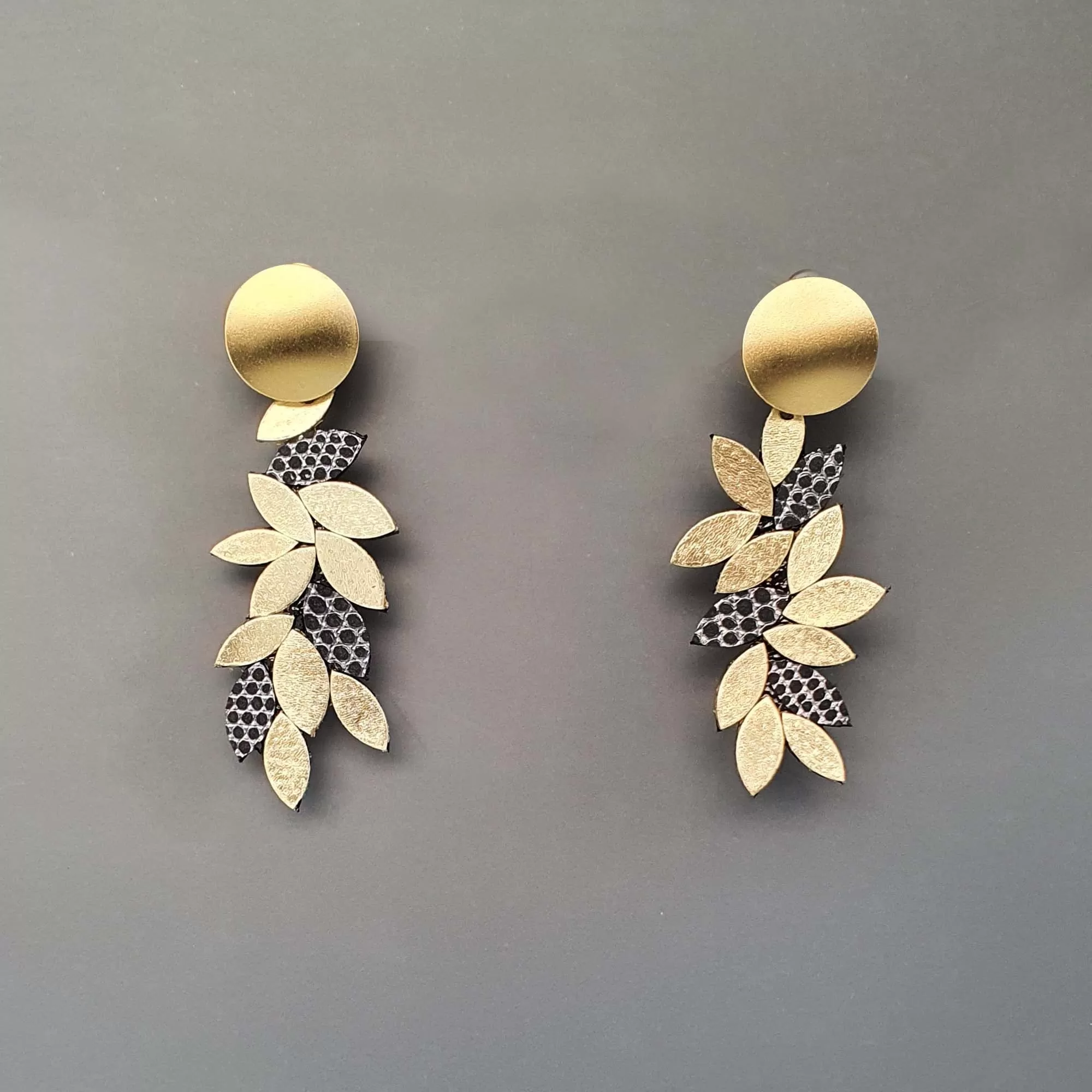 Leaf Black dangle leather earrings