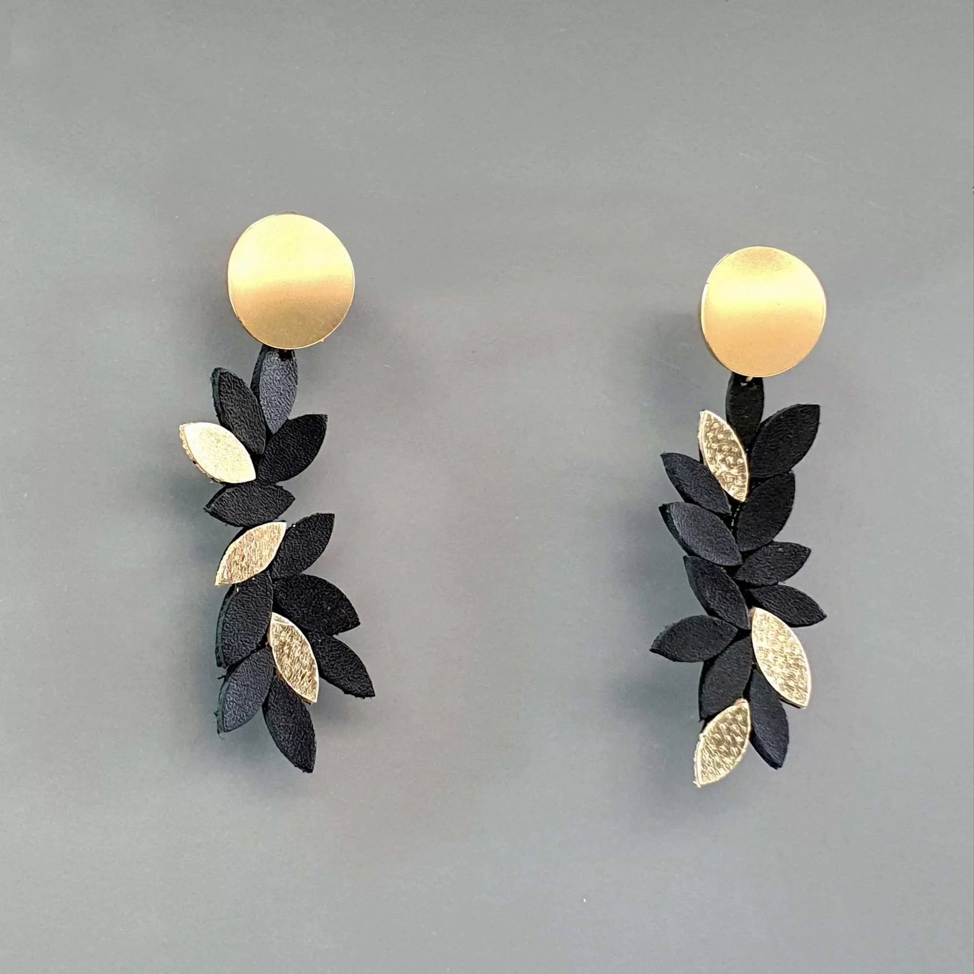 Leaf Black dangle leather earrings