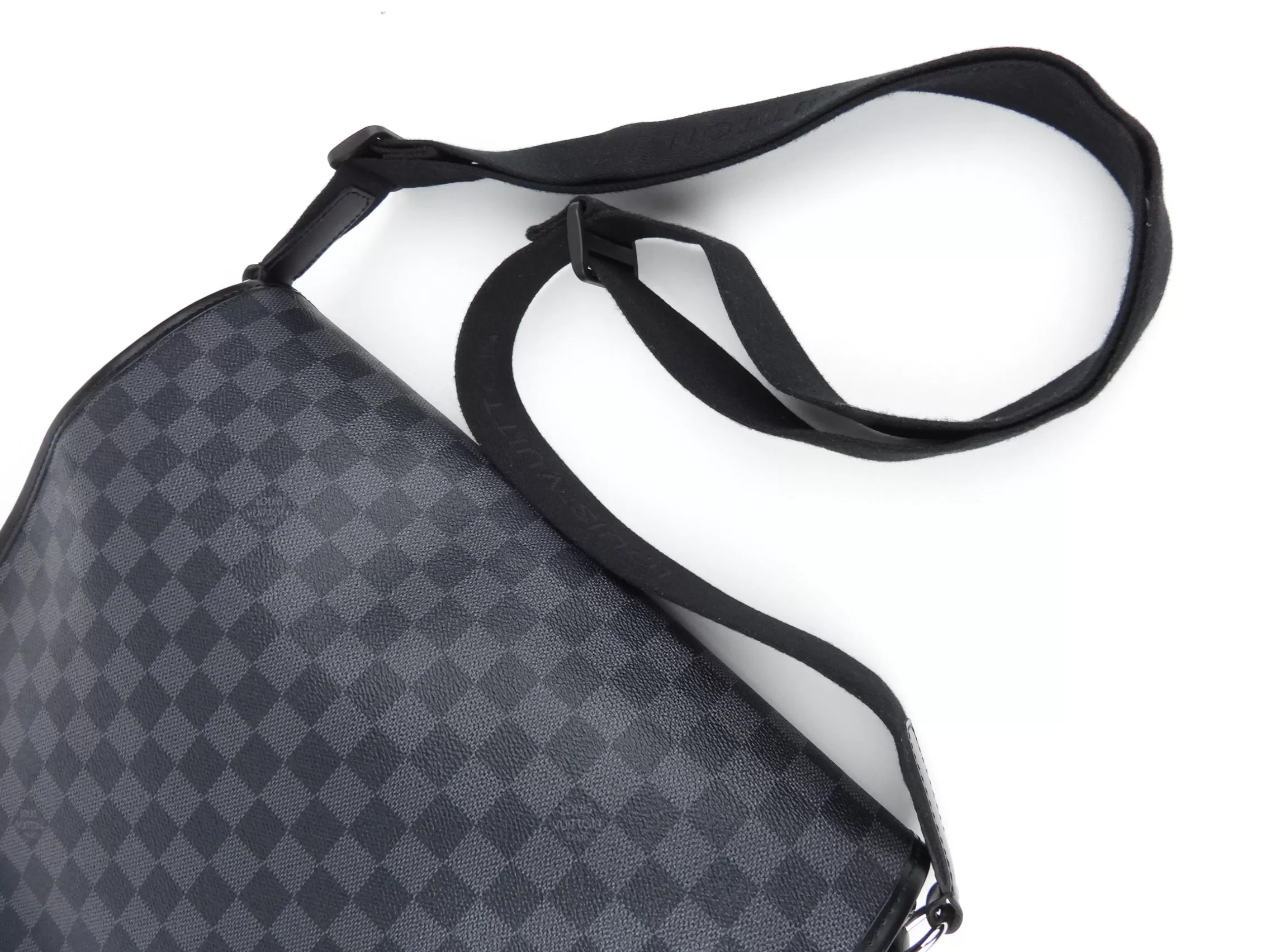 Louis Vuitton Black and Grey Damier Graphite Coated Canvas Daniel Crossbody Messenger Bag