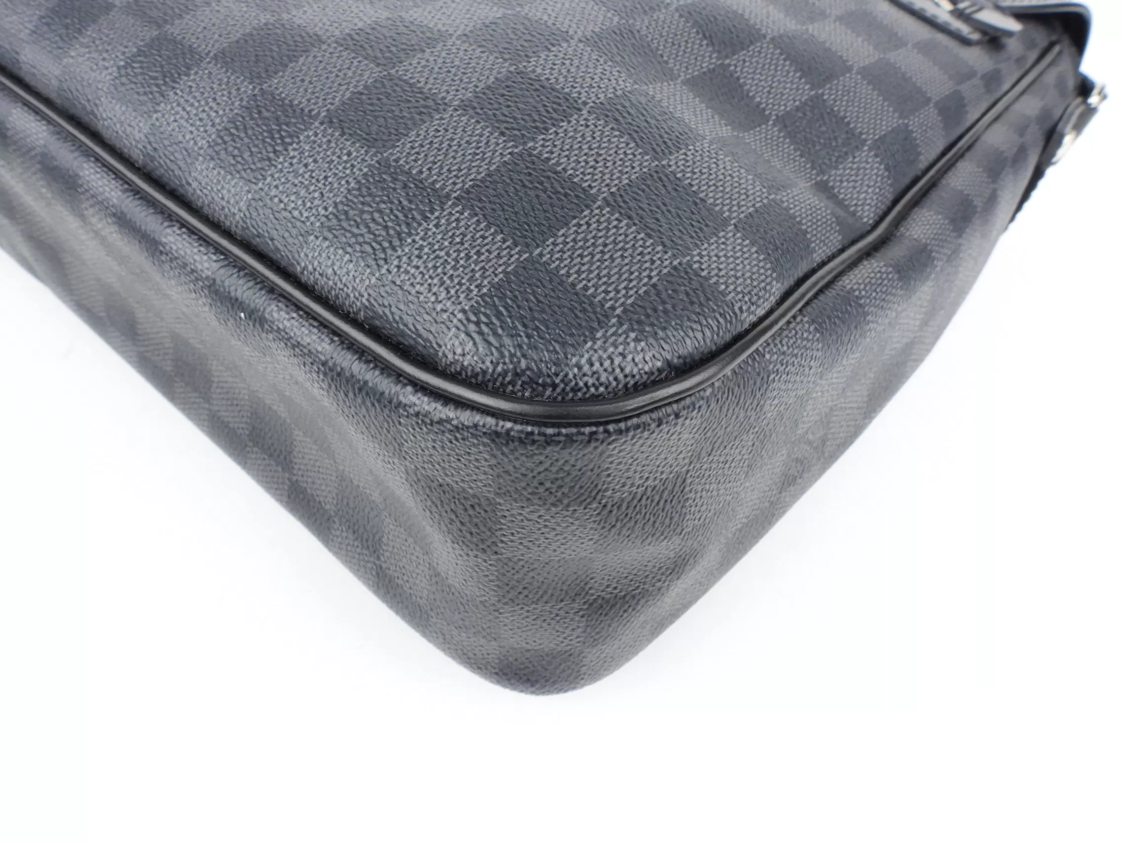 Louis Vuitton Black and Grey Damier Graphite Coated Canvas Daniel Crossbody Messenger Bag