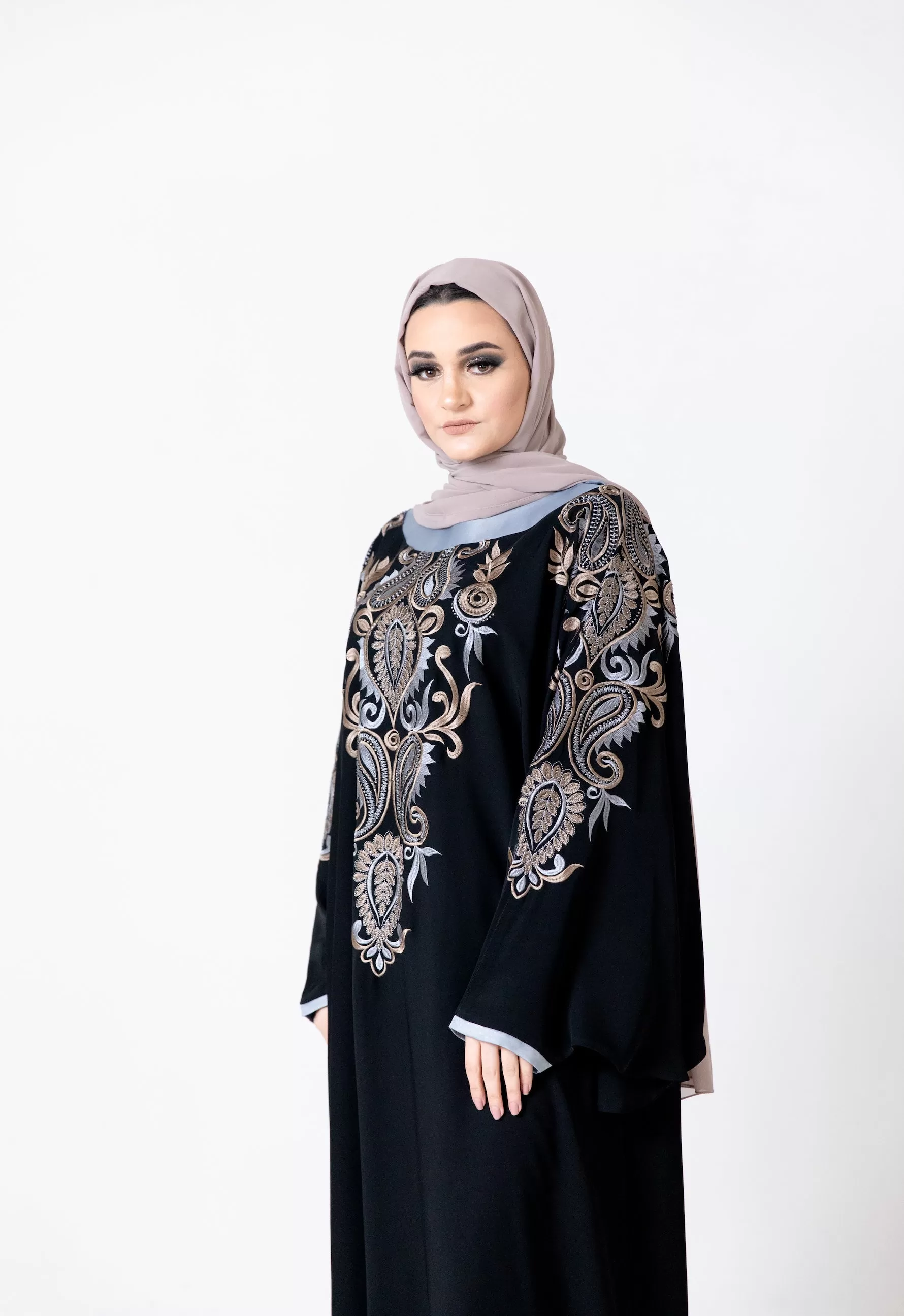 Manal Abaya