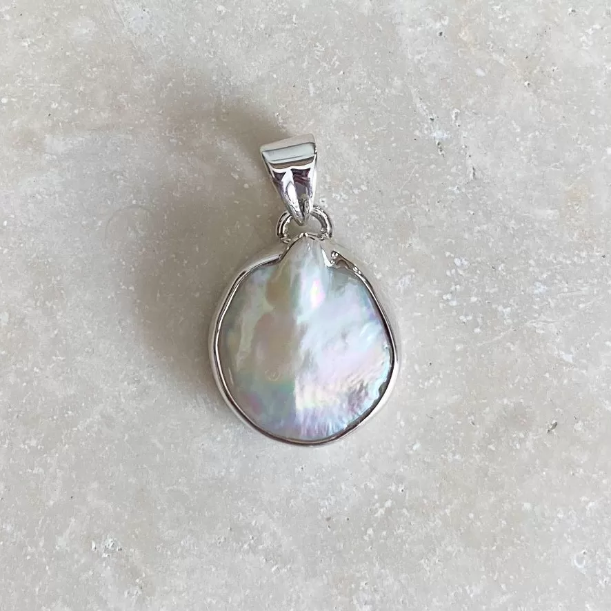 Pearl Round Baroque Pendant - Grace