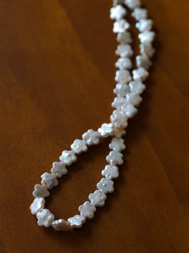 Petal Baroque Pearl Chocker