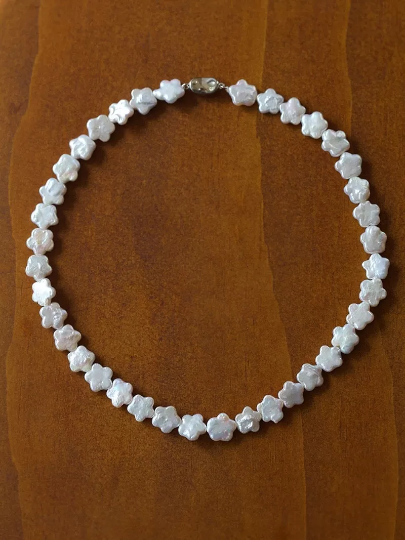 Petal Baroque Pearl Chocker