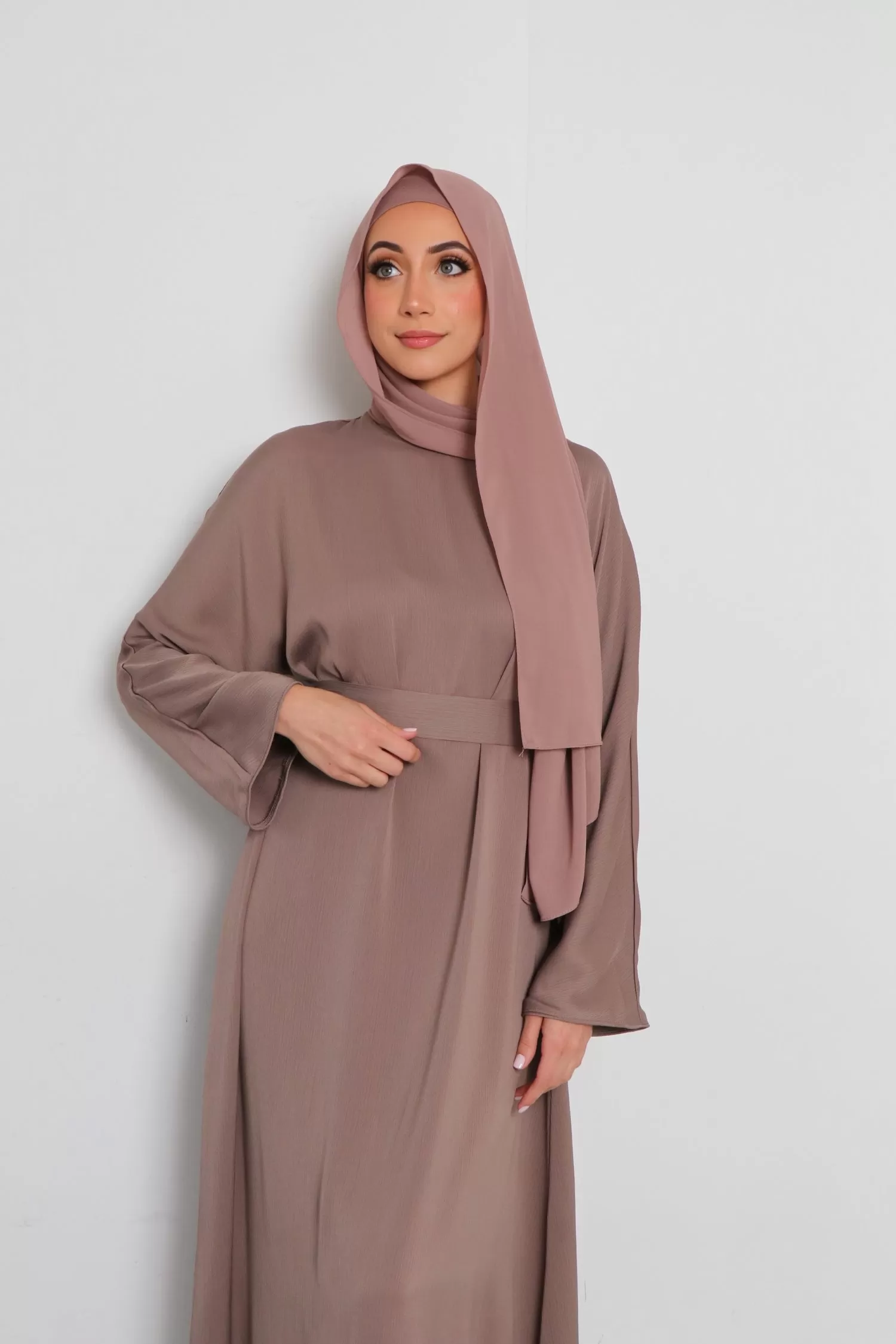 Rhea Textured Essential Closed Abaya- Mink