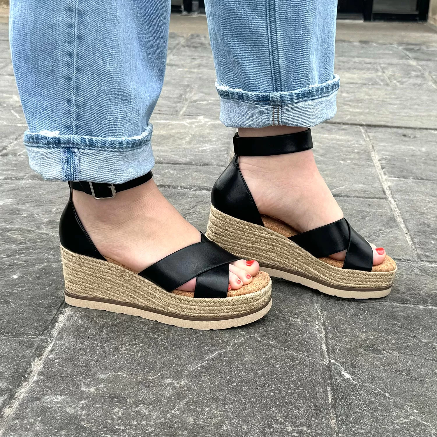 Soda Fabian Sandals Black