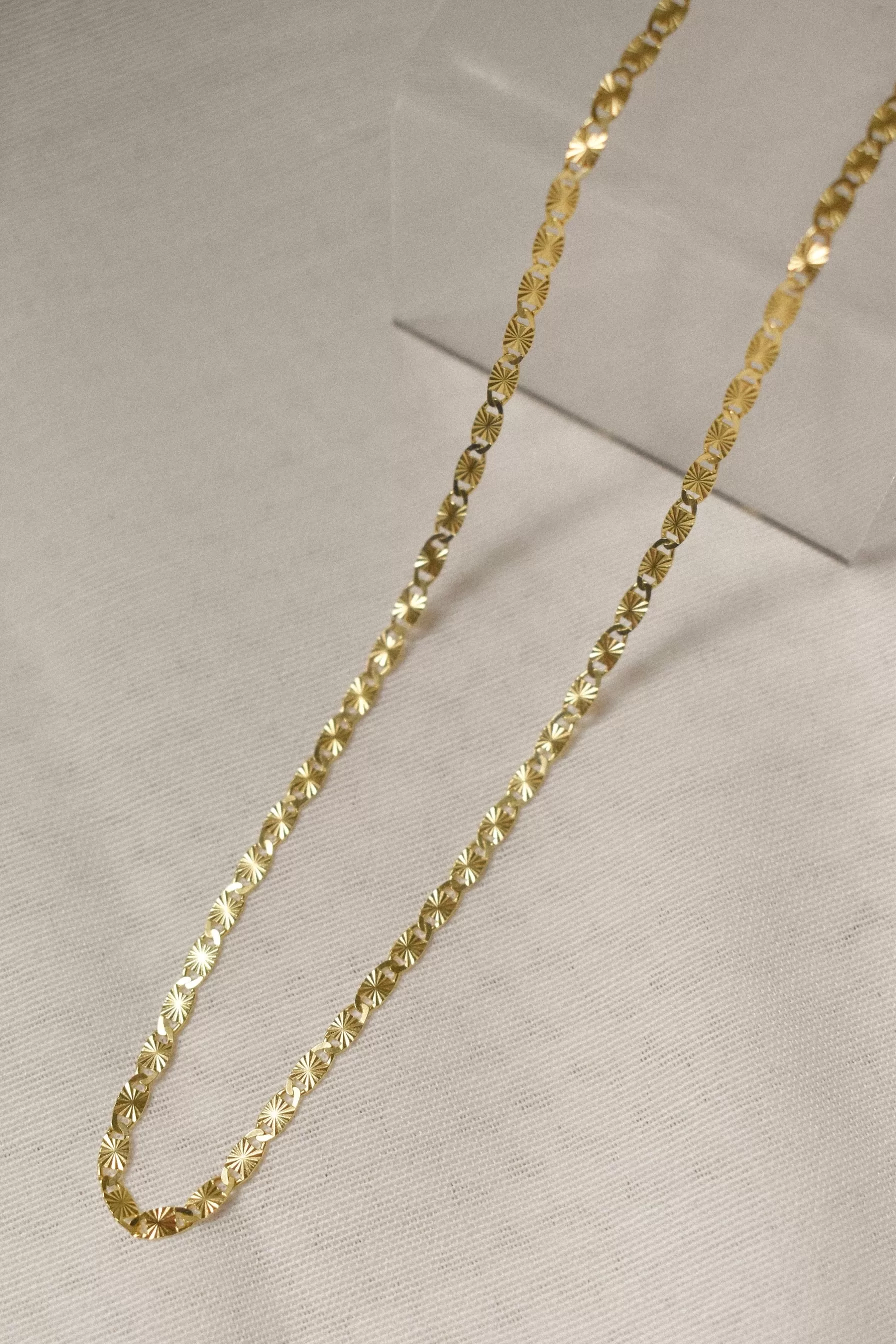 Sunny Confetti Chain - Gold