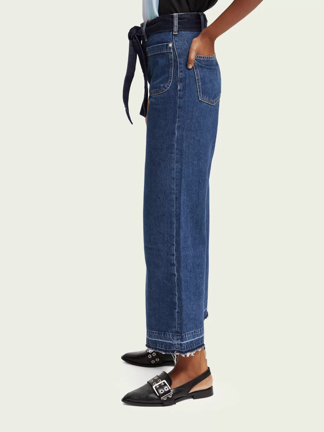 The Wave Cropped Flare Jeans