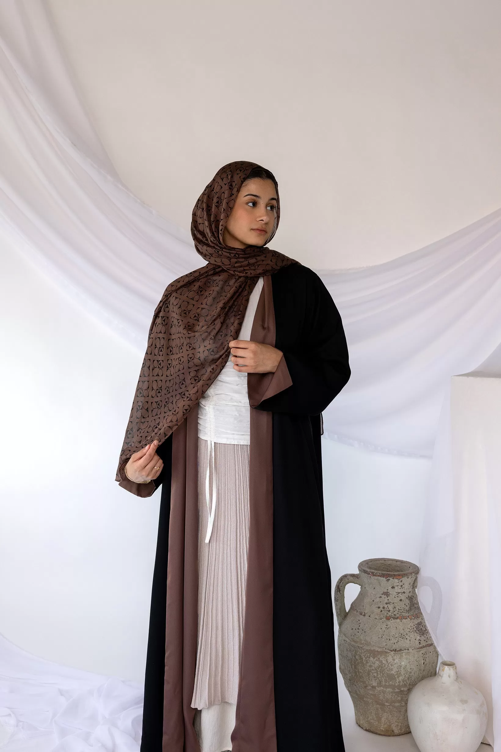 two-tone black/tan Abaya