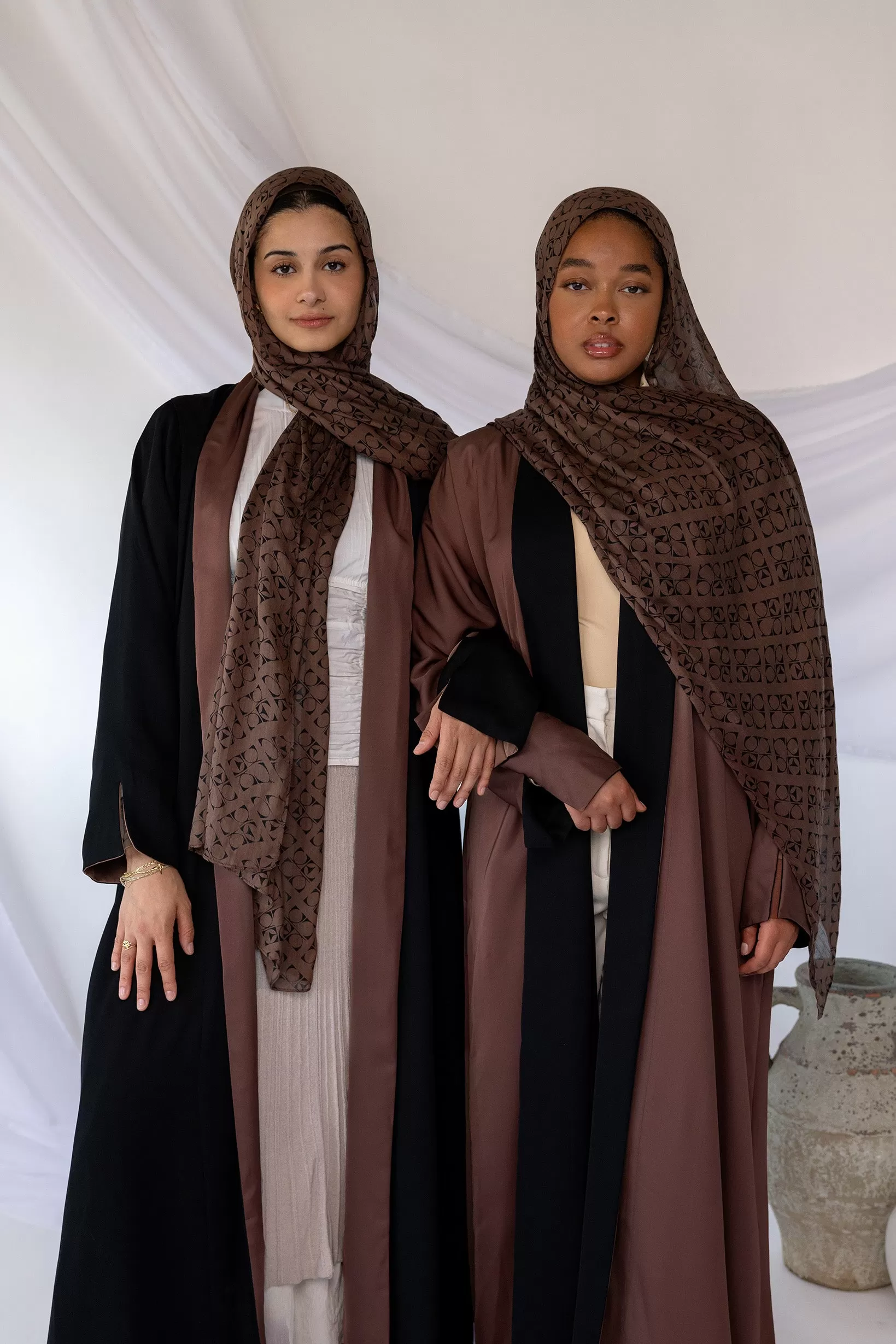 two-tone black/tan Abaya