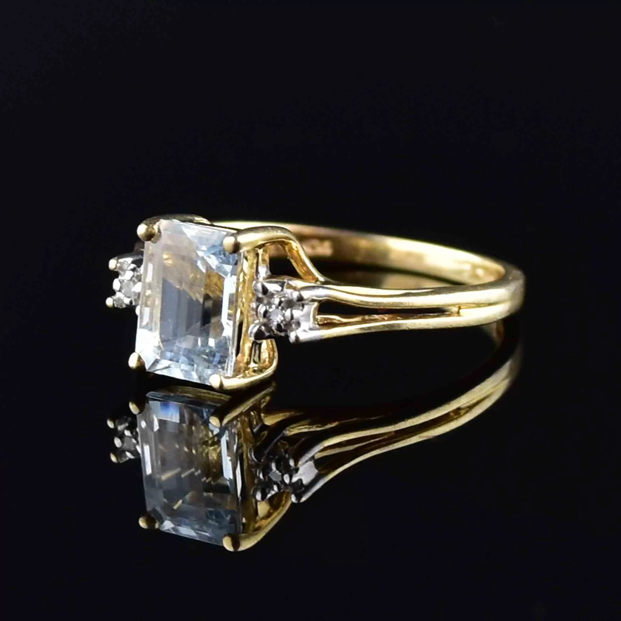 Vintage 10K Gold Diamond Aquamarine Ring